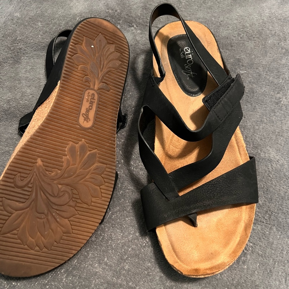 Black Sandals with supportive soles EuroSoft by Soffi